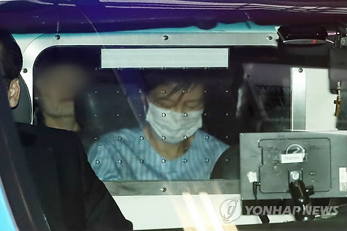 박근혜 전 대통령, 허리통증 치료차 병원 외진