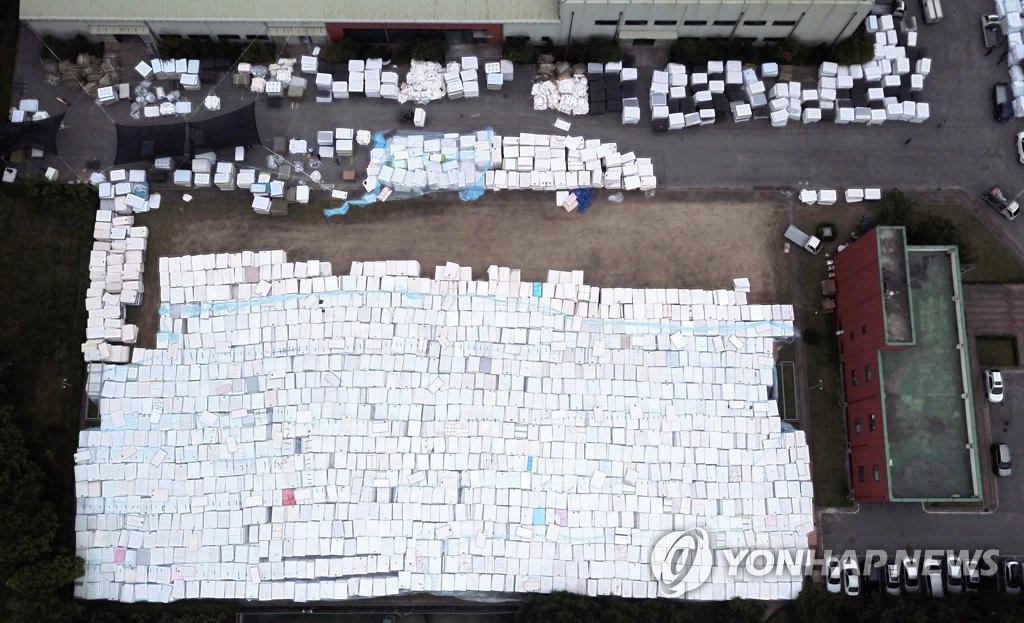 본사에 가득 찬 대진침대 매트리스