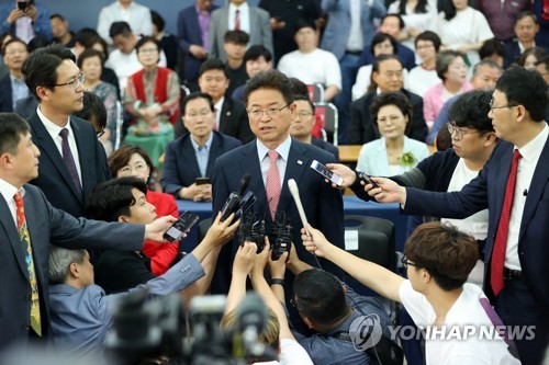 소감 밝히는 이철우