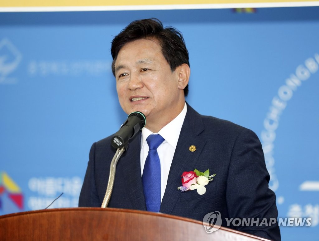 당선 소감 밝히는 김병우 충북교육감