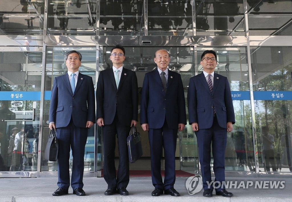'금강산 잘 다녀오겠습니다'