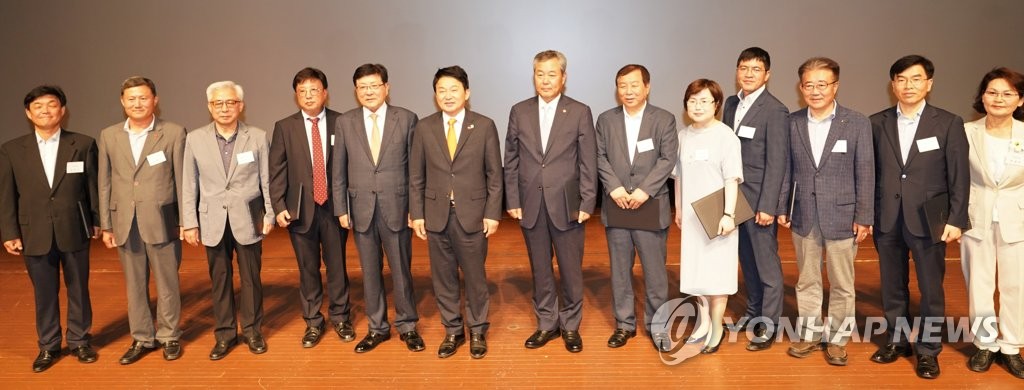 원희룡 제주지사 공약실천위 위원들