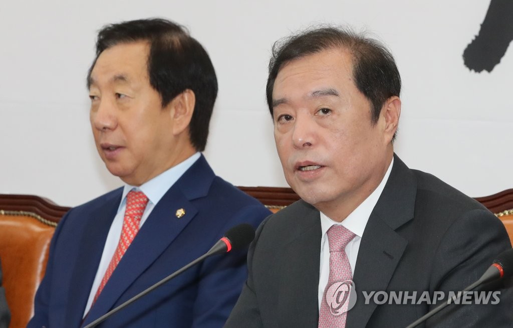 발언하는 김병준