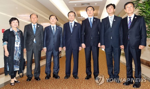 평양 도착한 '10·4선언 11주년 기념 공동행사' 방북단