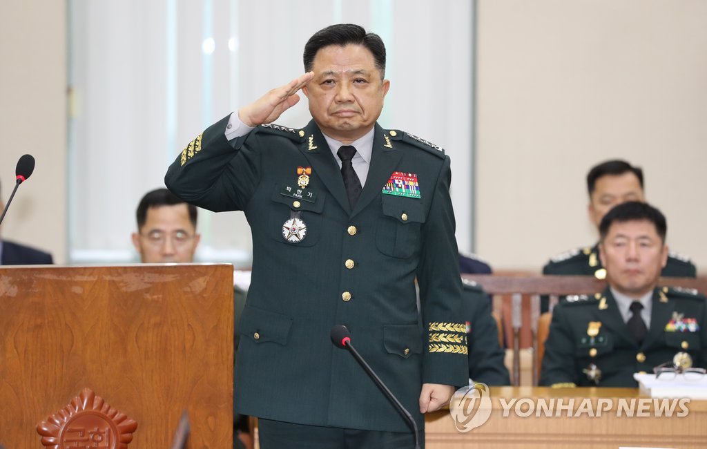 인사하는 박한기 합참의장 후보자