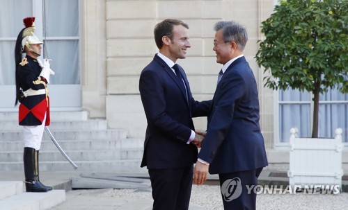인사하는 한-프 정상