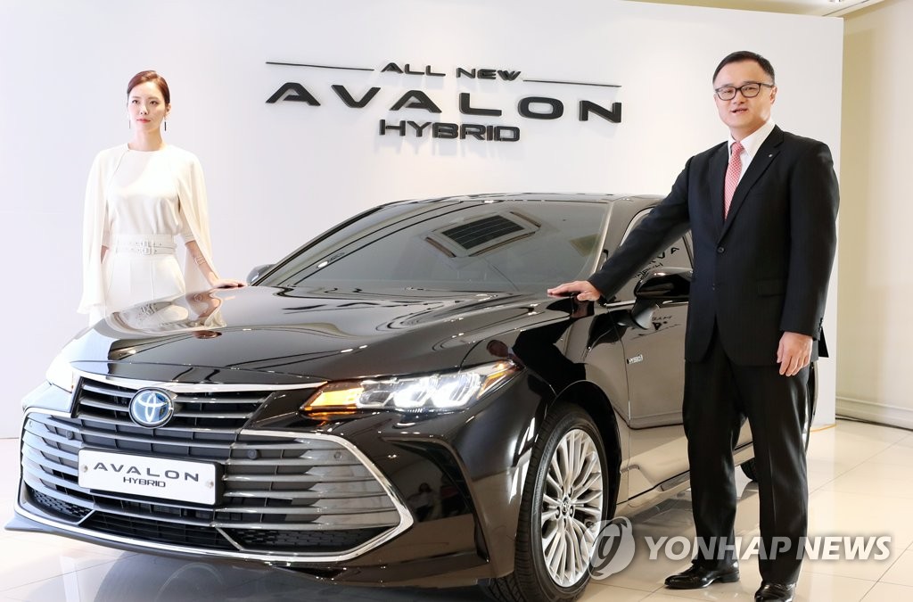 新型「アバロン ハイブリッド」発売