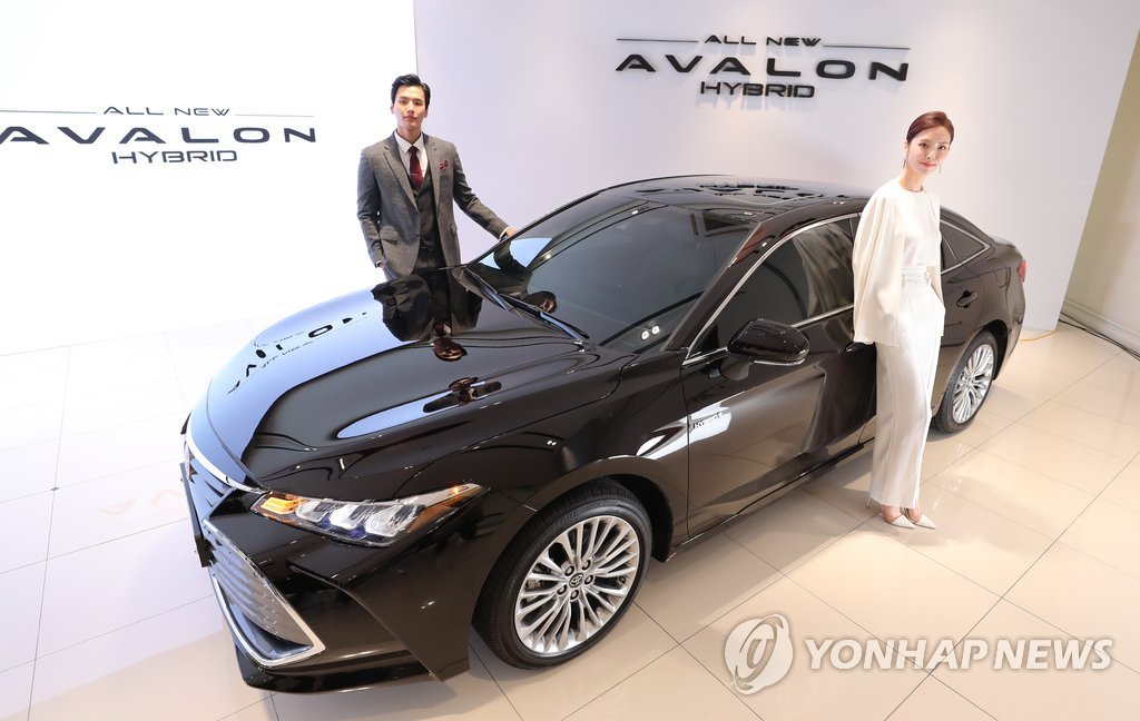 新型「アバロン ハイブリッド」発売