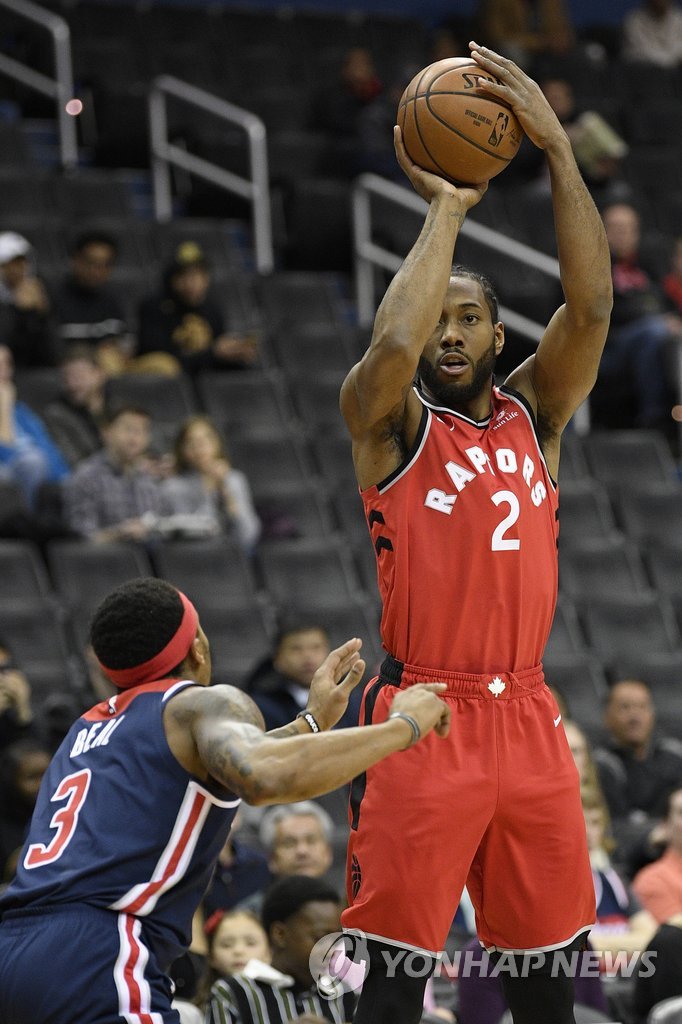 NBA 워싱턴전 슈팅하는 토론토 레너드