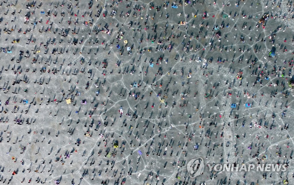 인제 빙어축제 인산인해