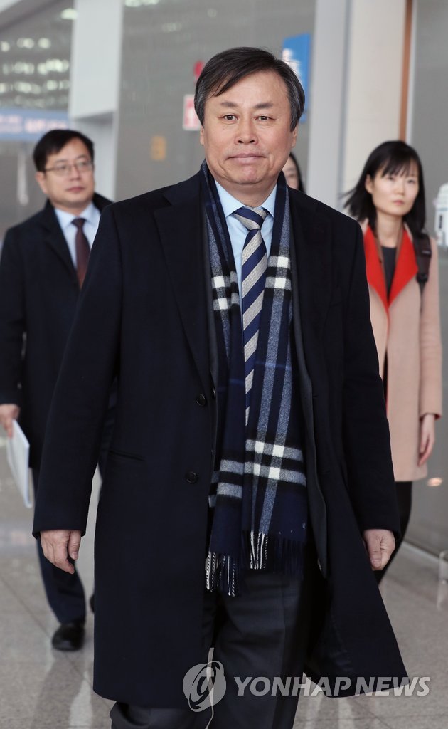 Sports minister heads for Switzerland Sports minister heads for Switzerland
