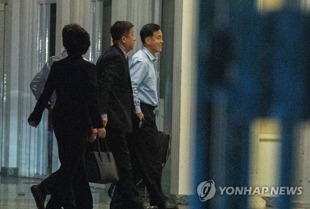 N.K. envoy on U.S. arrives in Hanoi N.K. envoy on U.S. arrives in Hanoi