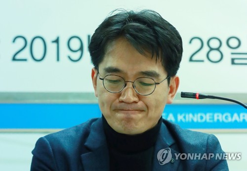 '개학연기 투쟁 백기' 이덕선 한유총 이사장 사임