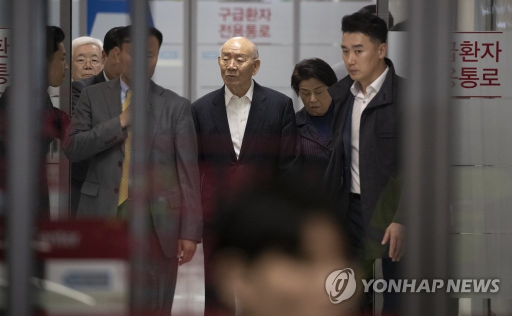 재판 후 응급실 들린 전두환