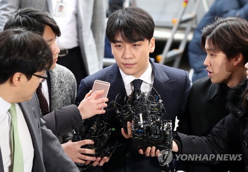 조사실로 향하는 승리