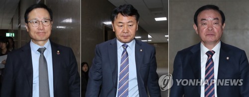 회의장 들어서는 3당 원내대표