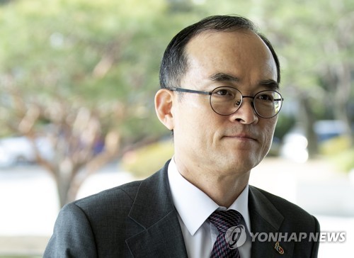 문무일 검찰총장, 출근