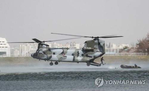 육군 항공작전사령부 CH-47 시누크 헬기
