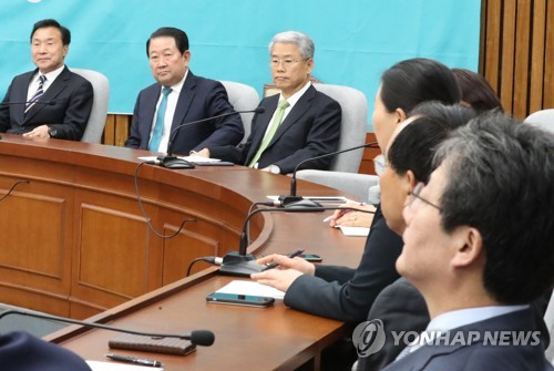 의원총회 참석한 손학규-박주선-김동철