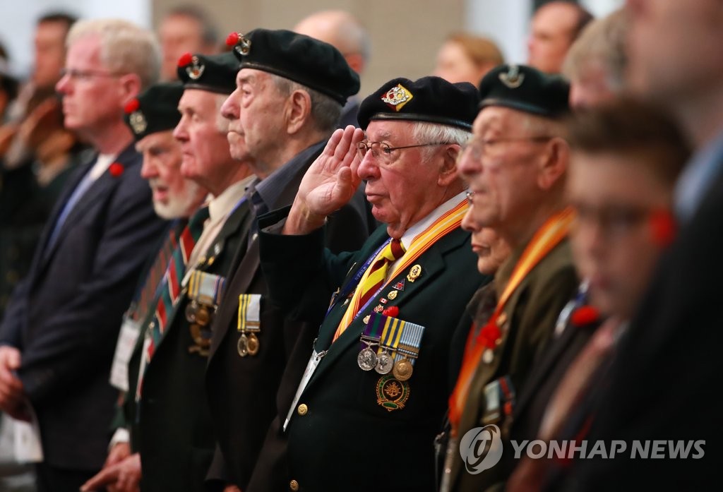 Honoring war dead Honoring war dead