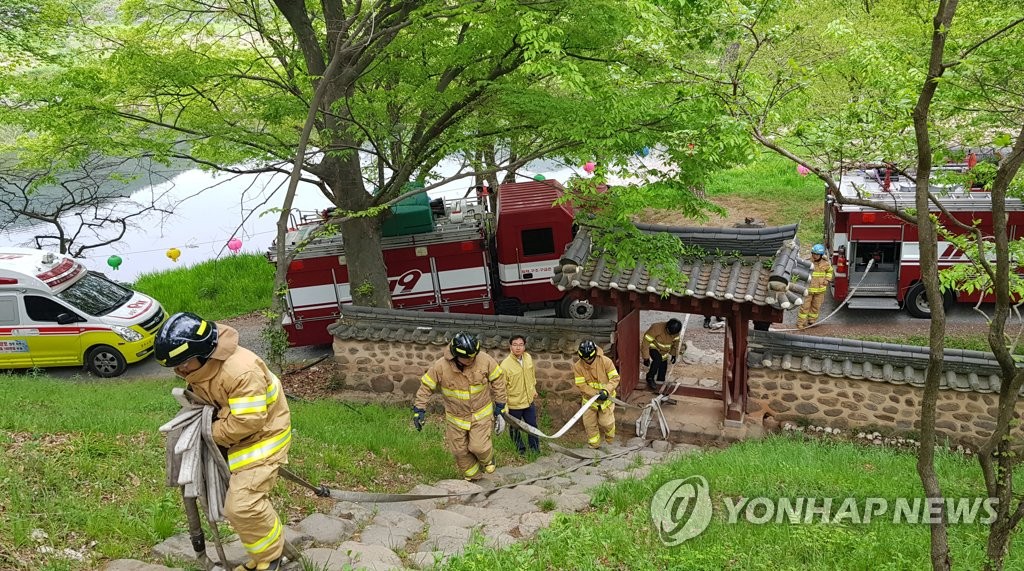 Firefighting drill for cultural assets Firefighting drill for cultural assets