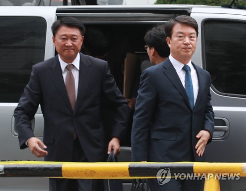 영장심사 출석하는 강신명-이철성