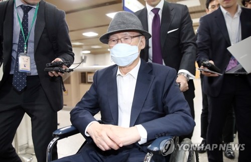 항소심 출석하는 김백준