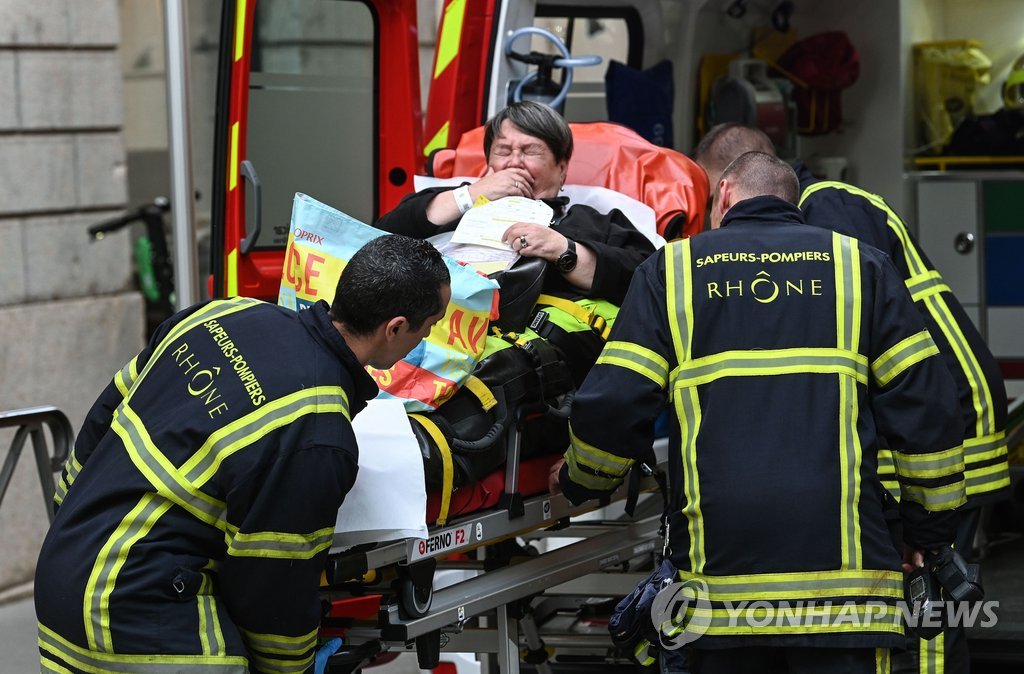 프랑스 리옹 거리서 사제폭탄 터져…13명 부상