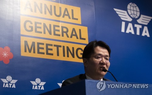 질문에 답하는 조원태