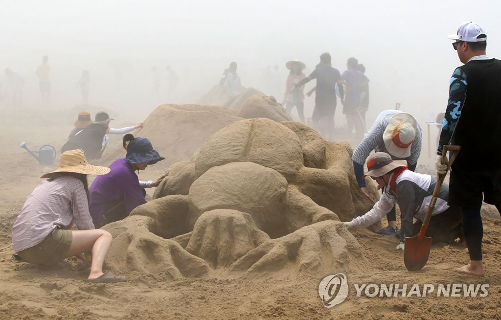 '해변 예술의 백미' 태안 모래조각 경연대회