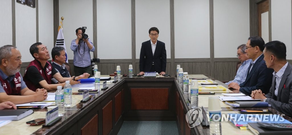 다시 마주앉은 버스 노사