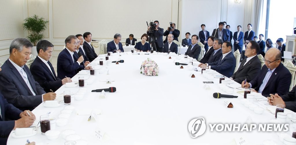 韓国軍の重鎮と懇談 韓国軍の重鎮と懇談