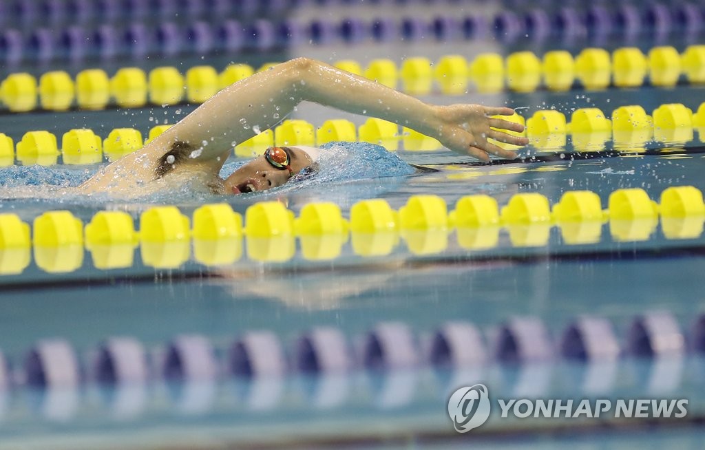 역영 펼치는 이동현 선수