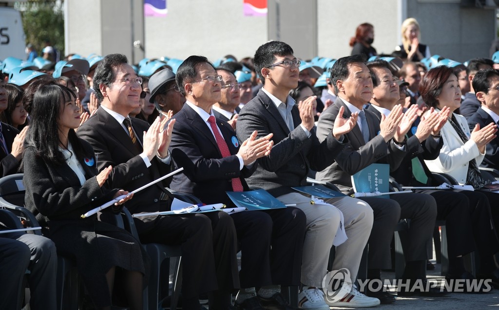 한글날 경축식 참석한 이낙연 총리와 야당 대표
