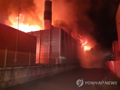 화성 필름제조 공장에 불
