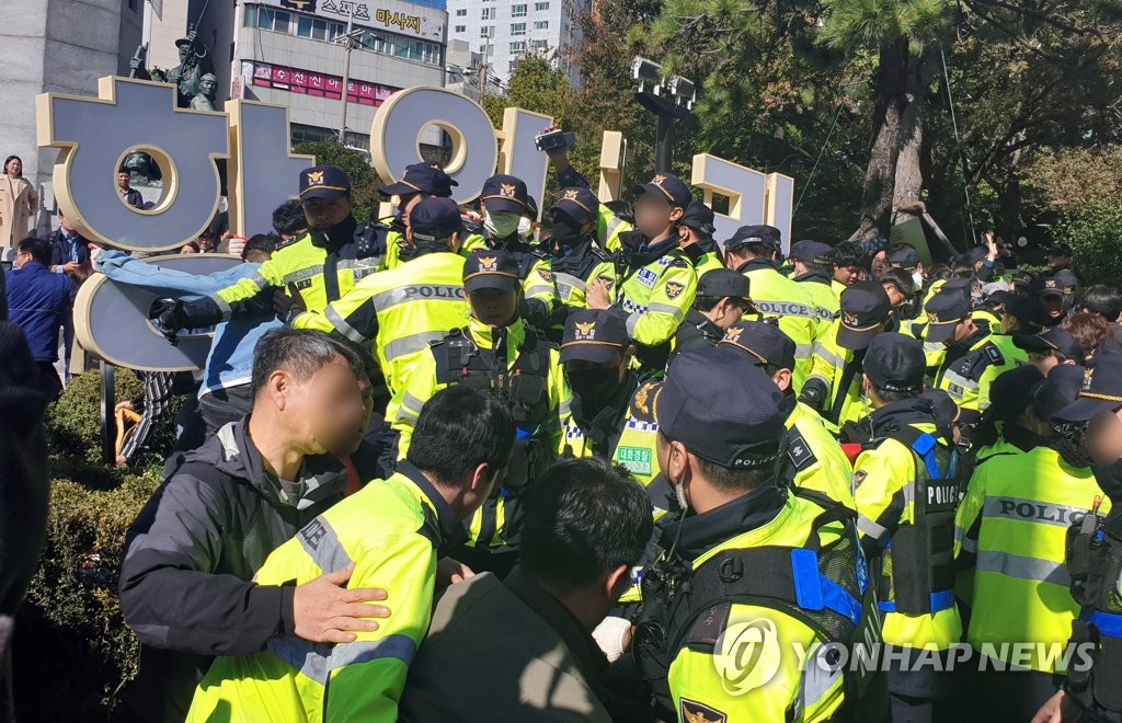 「抗日通り」看板設置 「抗日通り」看板設置