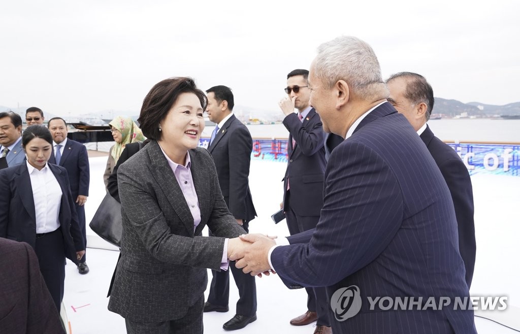 First lady welcomes ASEAN ambassadors First lady welcomes ASEAN ambassadors