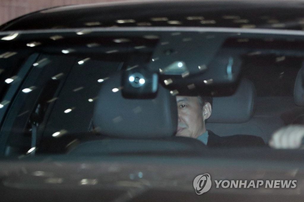 2차 비공개 소환조사 마친 조국