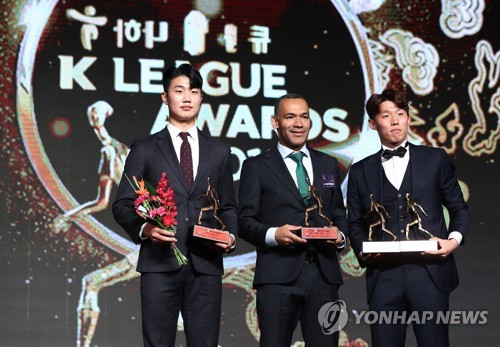 한 자리에 모인 최고의 신인·감독 그리고 MVP