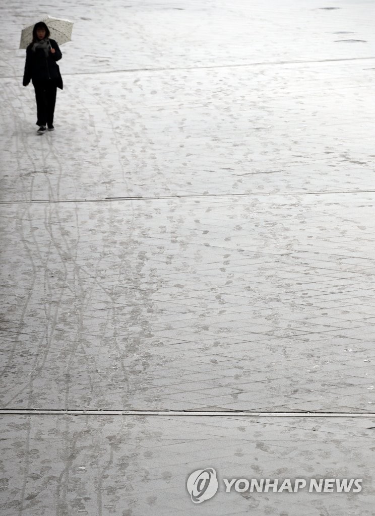 Traces of snow in Seoul Traces of snow in Seoul