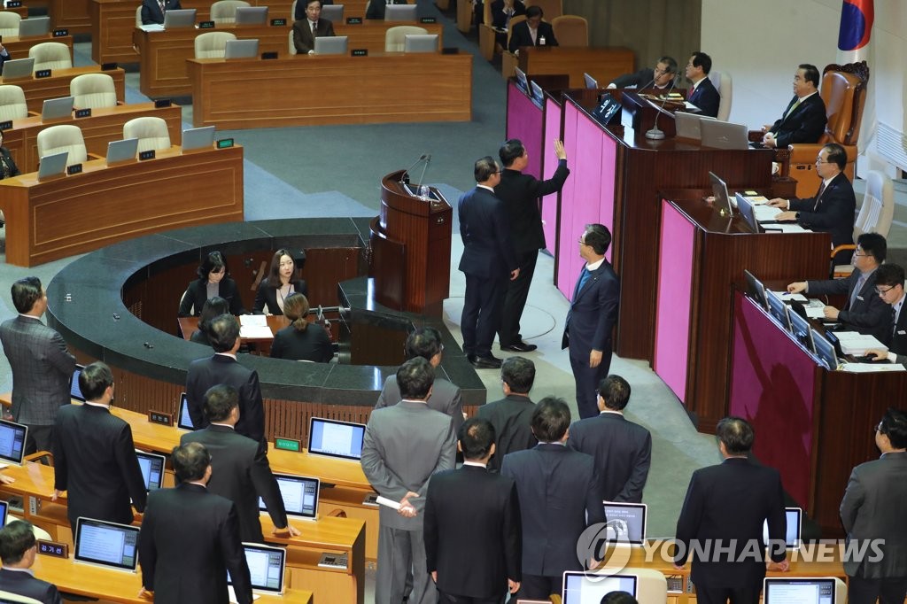 국회, 512.3조 예산안 의결…한국당 뺀 '4+1', 수정안 강행처리