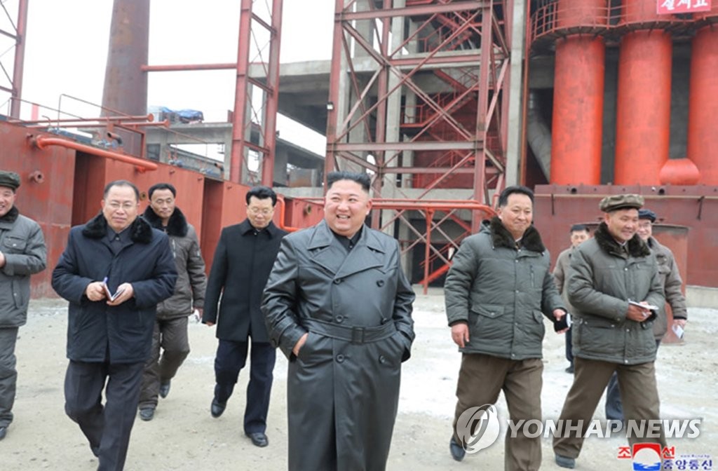 North Korean leader Kim Jong-un (C) inspects a fertilizer factory under construction in Sunchon, north of the capital Pyongyang, in his first "field guidance" of the new year, in this photo provided by the Korean Central News Agency on Jan. 7, 2020. (For Use Only in the Republic of Korea. No Redistribution) (Yonhap)