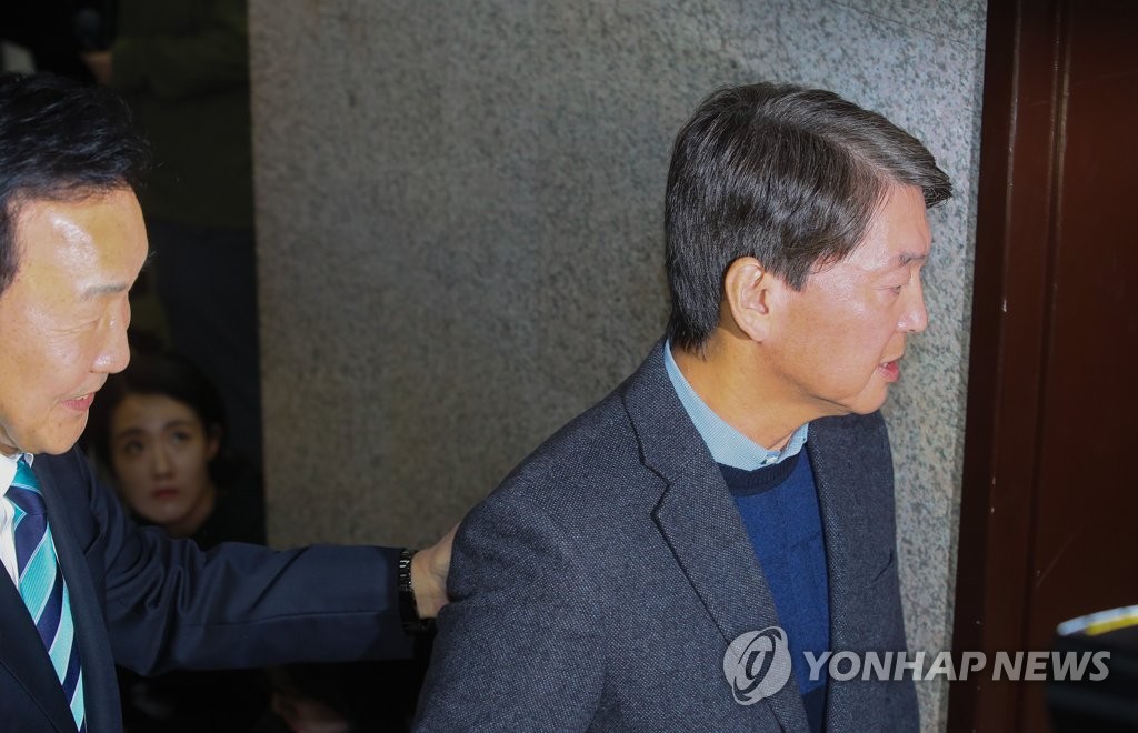 안철수 손학규, 둘만의 방으로