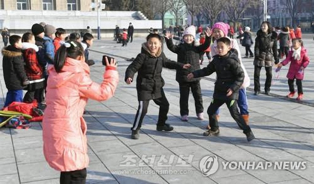 북한 어린이들의 '숙제 없는 겨울방학' 풍경