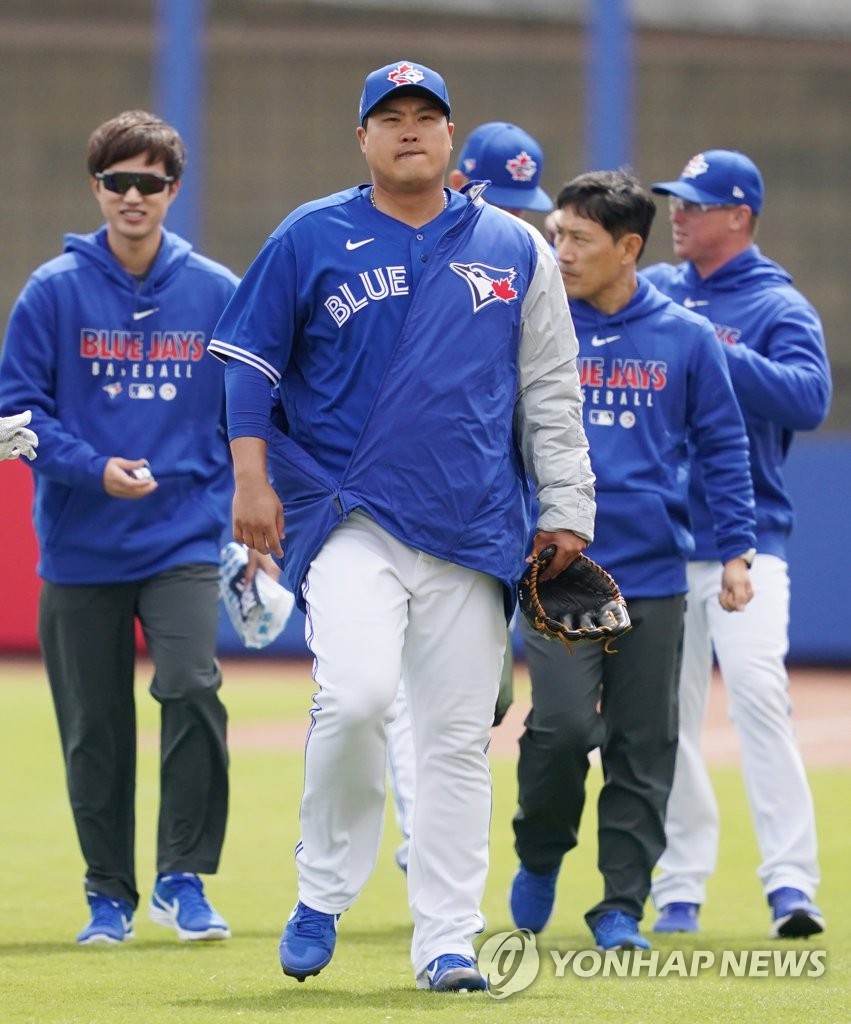 S. Korean pitcher Ryu at training game S. Korean pitcher Ryu at training game