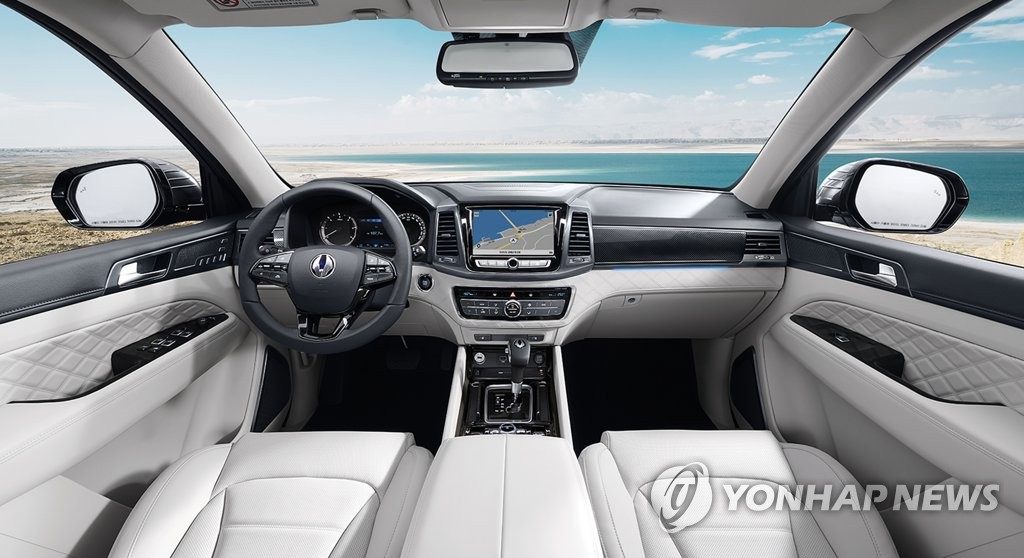 双竜自のSUV 車内もホワイト仕様 双竜自のSUV 車内もホワイト仕様