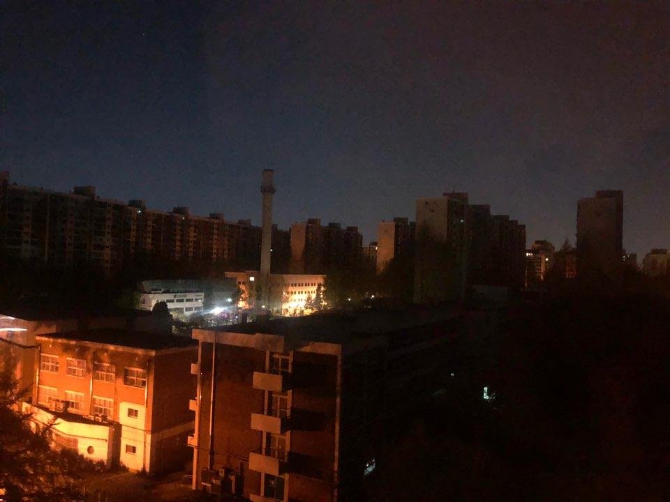 지난 4월 압구정 현대아파트 정전 모습