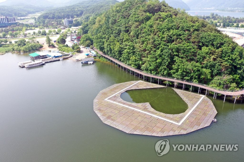 ′촬영 명소 예정′…춘천 의암호 ′하트 인공수초섬′ 조성 