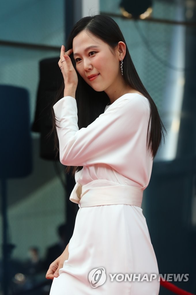김새벽, 단아한 미소
