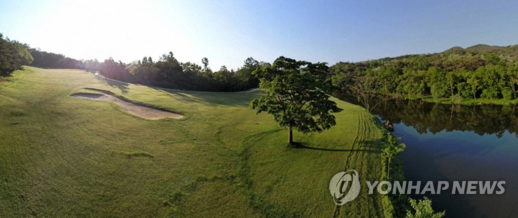 N. Korean luxury golf club N. Korean luxury golf club